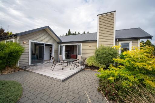 Southland Sounds - Te Anau Holiday Home - Housity