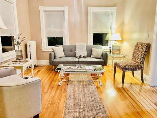 DELIGHTFUL 2BR apartment with balcony - 15 min from Mohegan Sun- Foxwoods Casinos & Mystic - Housity