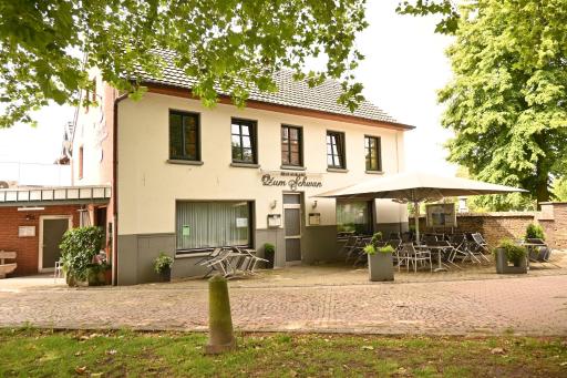 Hotel Restaurant Zum Schwan - Housity