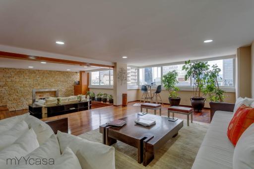 Campos Eliseos - Luxurious PH with Private Jacuzzi Located in Polanco - Housity