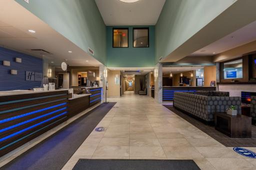 Holiday Inn Express Golden-Kicking Horse by IHG - Housity