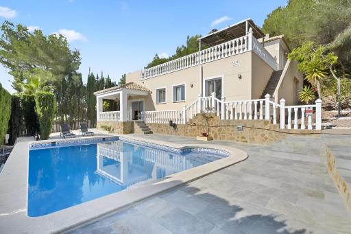 Villa KIP, private pool & jacuzzi surrounded by nature - Housity