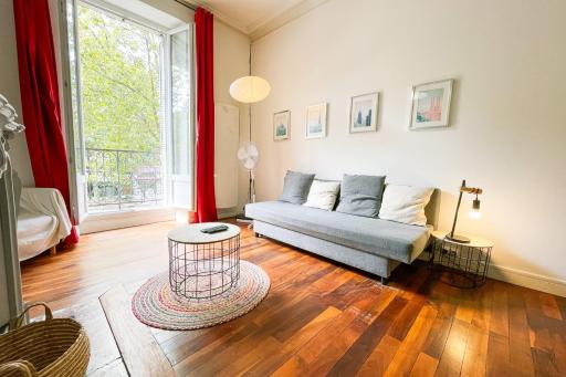 #G3 The authentic T2 downtown Balcony tramway - Housity