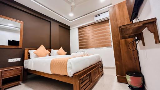 Emerald Inn Kochi - Housity