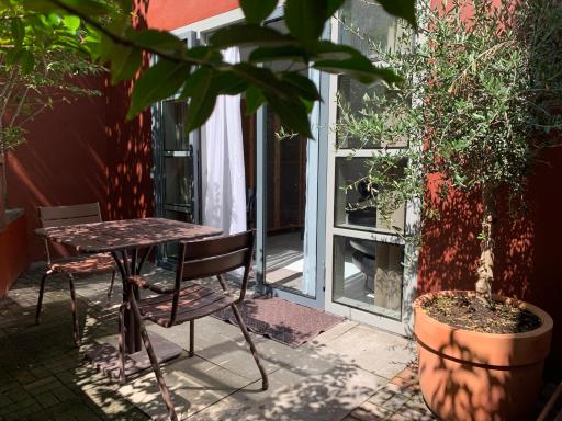 Zocher6 BnB a monumental town house in the city center - Housity