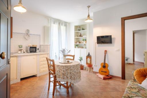 Ema's guest house - Housity
