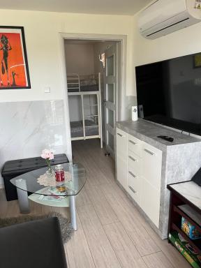 Johnys apartment - Housity