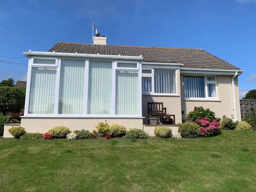 ‘Sea Glimpse’ in the coastal Devon village of East Prawle - Housity