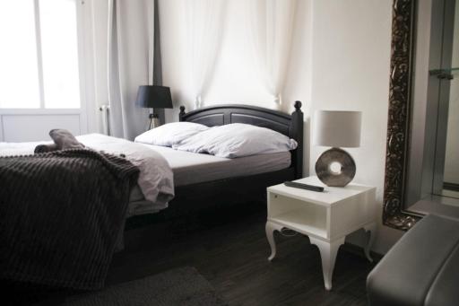 Wake Up Wellness Hostel - Housity