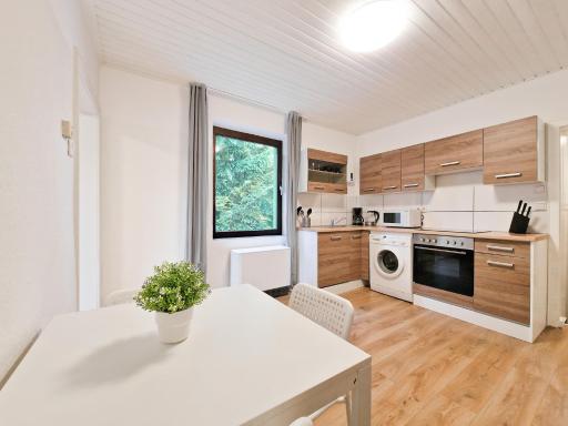 RAJ Living - 1 , 2 and 3 Room Monteur Apartments - Housity