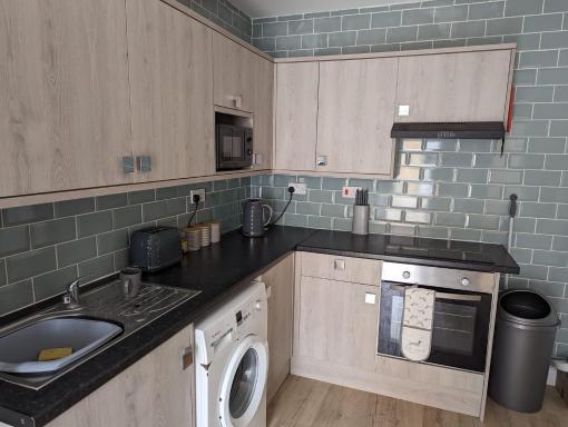 Shoreside Ground Floor 2 Bed near Beach & Town Self Check-in - Housity