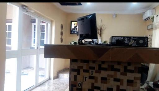 Dabotov hotel and suites - Housity
