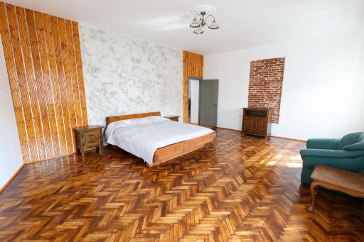 Floasiu Residence Guesthouse - Housity
