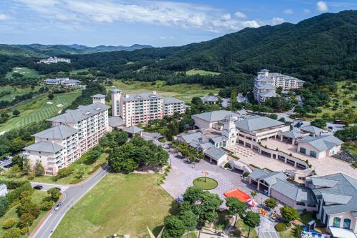 Oak Valley Resort - Housity