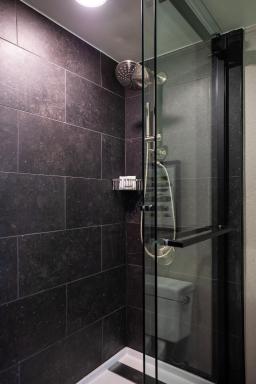 Renaissance Chicago North Shore Hotel - Housity