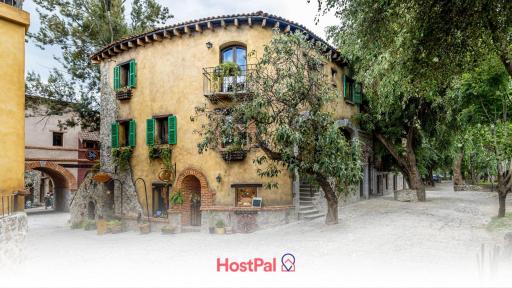 Cipressi Spectacular Italian Tuscan style loft - Housity