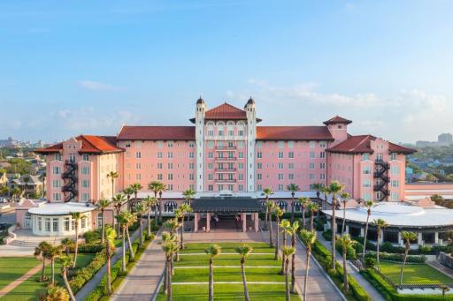 Grand Galvez Resort, Autograph Collection - Housity