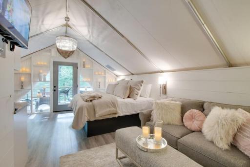 Love Shack Luxury Glamping Tent Honeymoon Theme - Housity