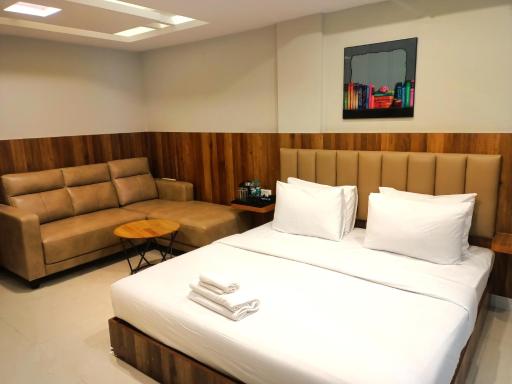 Hotel Avenue Suites Near International Airport Bangalore - Housity