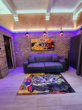 THE IMPERIAL SUITE e THE BRICKS - Housity
