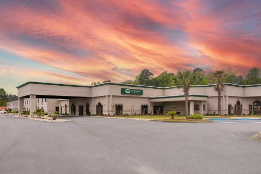 Cottonwood Suites Savannah Hotel & Conference Center - Housity