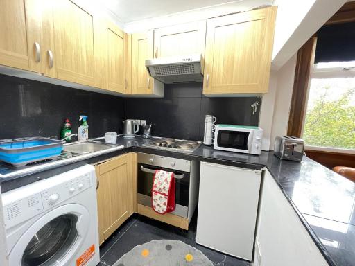 Spacious private room in Stratford - Housity