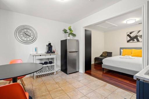 Lovely Relaxing Private 2BR House or Studio Near Westlake - Housity