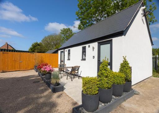 Cosy twin or double Studio near Shearsby England - Housity