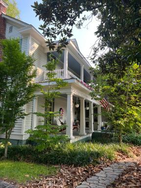 Magnolia House & Gardens B&B - Housity
