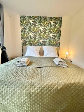 Großes City-Ferienhaus mit Terrasse, Grill und Parkplatz F19 - Housity