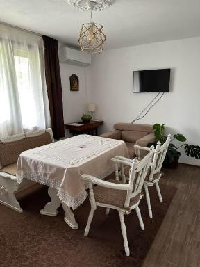 Къща за гости Ива - Housity