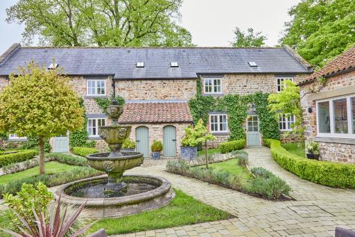 The Old Coach House - Housity