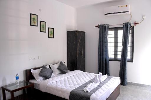 Sizzling Inn Pondy - Housity