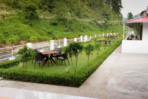 Riverside Resort in Lansdowne - Housity