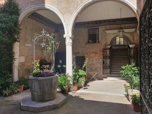 Al Mezzanino, Palazzo Torniello - Housity