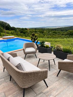 Edelin Wine House - Housity