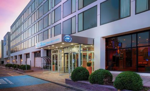 Hilton London Gatwick Airport - Housity