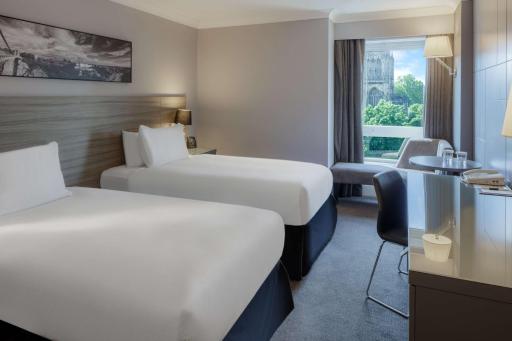 DoubleTree by Hilton Bristol City Centre - Housity