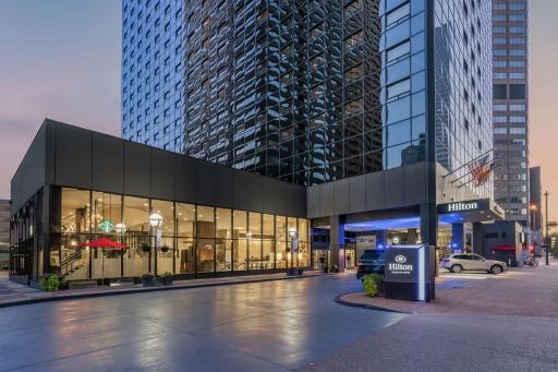 Hilton Denver City Center - Housity
