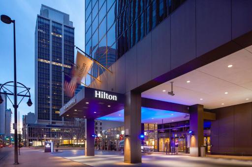 Hilton Denver City Center - Housity