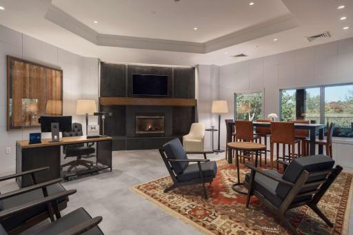 Hilton Boston-Woburn - Housity