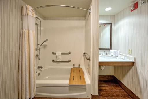 Hilton Garden Inn New Orleans Convention Center - Housity