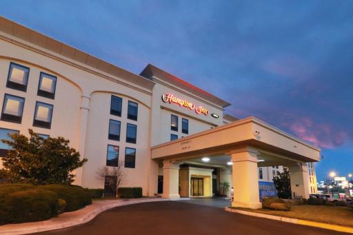 Hampton by Hilton Chihuahua - Housity