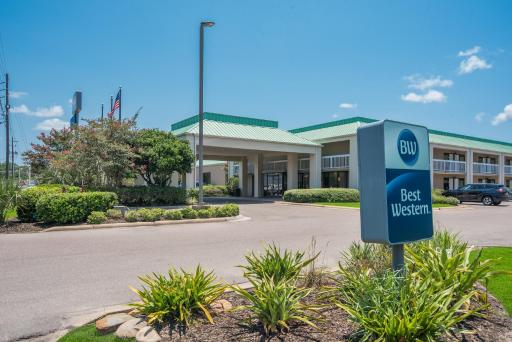 Best Western Flagship Inn - Housity