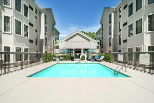 Hampton Inn & Suites Nashville Franklin - Housity