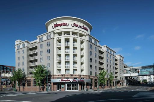 Hampton Inn & Suites Memphis-Beale Street - Housity