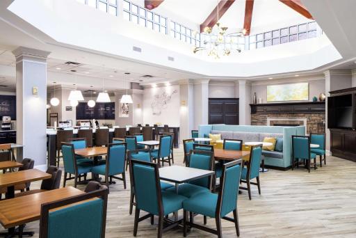 Hampton Inn & Suites Memphis-Beale Street - Housity
