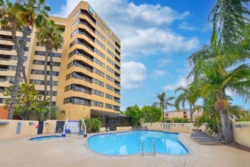 Embassy Suites by Hilton Anaheim-Orange - Housity