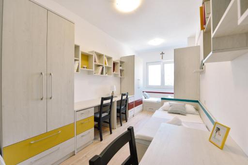 Hotel Dompes - Housity