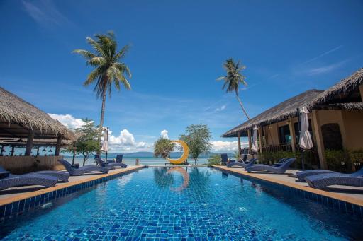 Absolute Beachfront Resort - Housity